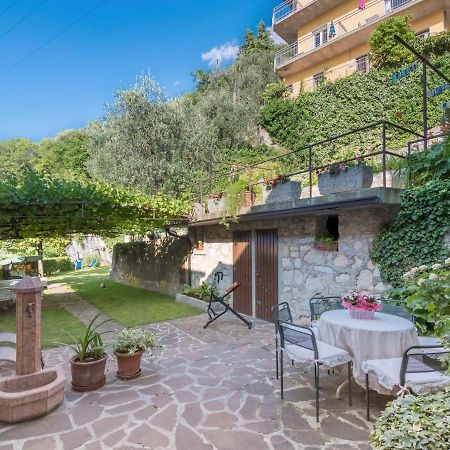 Corte Faliva Brenzone sul Garda Exteriör bild